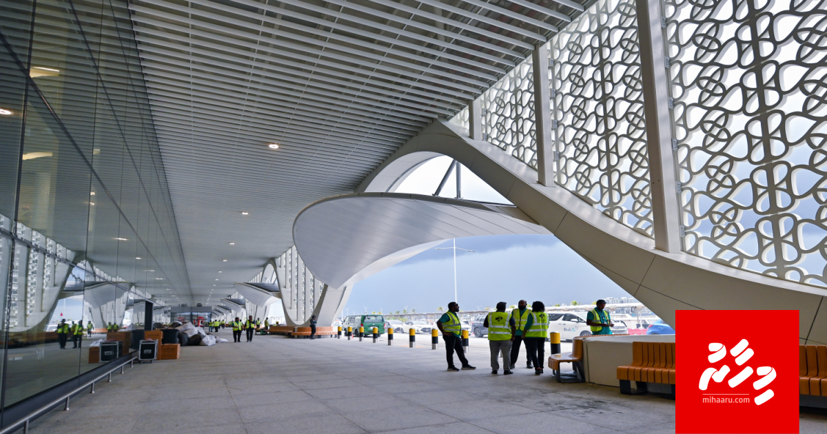 130,000 dollar feyrunuthaa dholhumas vaa iru emme dollar eh ves nufeney!